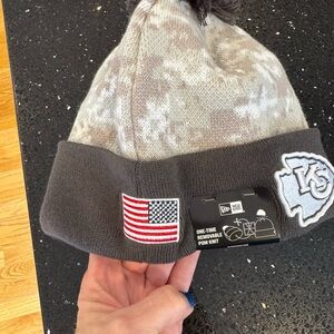 NWT - NFL - Kansas City Chiefs Pom Knit winter hat
